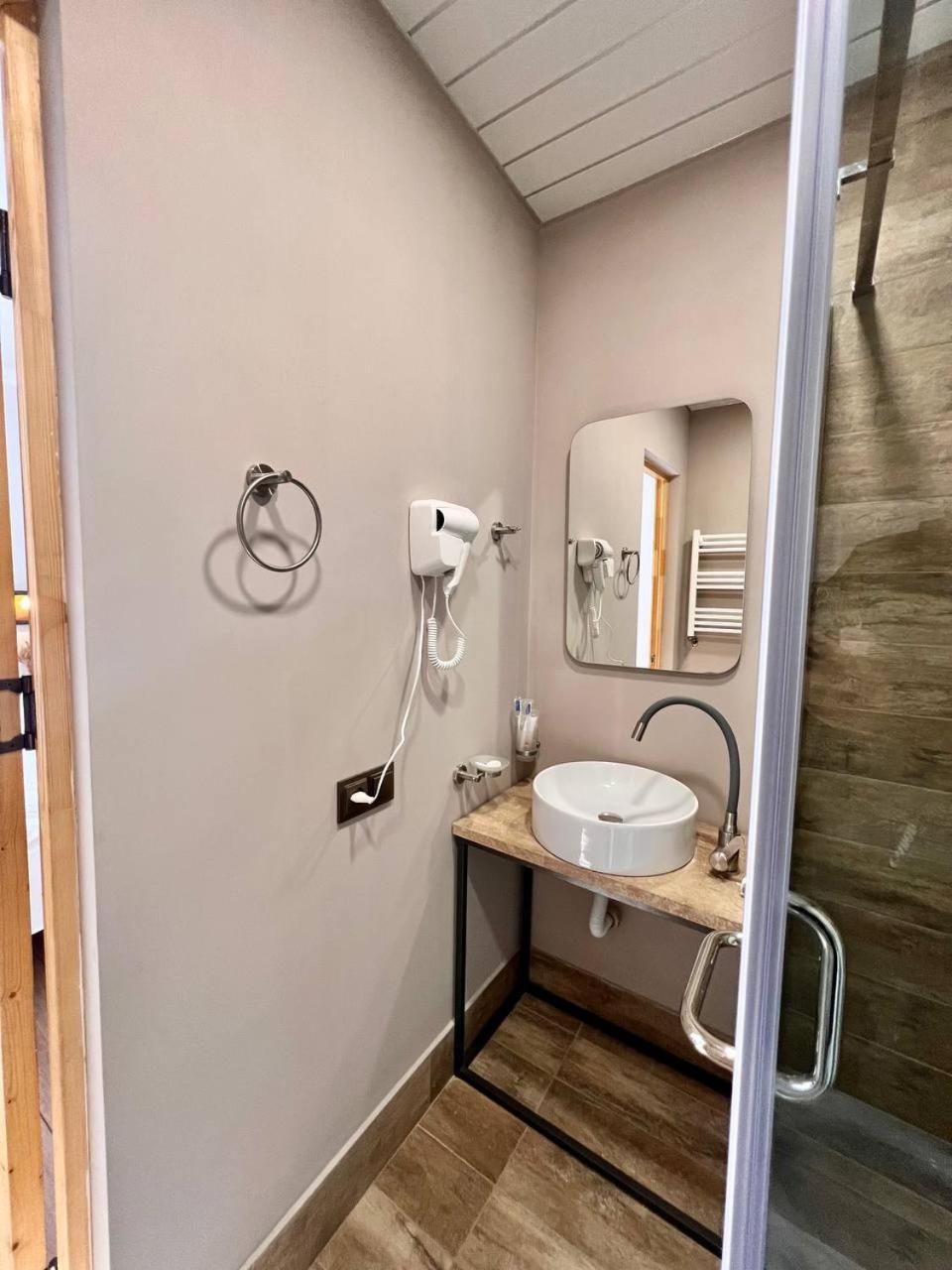 Sargsyan Eco House Aparthotel Sevan Bilik gambar